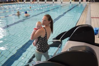 Mum_and_baby_on_lift_2.jpg
